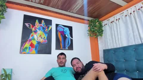 Snapshot of hot_duet chatting on 7, 10, 2025 hot_duet online show from 7, 10, 2025