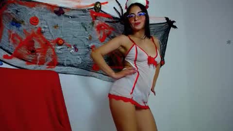Snapshot of hot_girl01_hanna chatting on 4, 10, 2025 angie online show from 4, 10, 2025