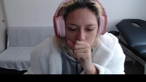 Mia online show from 8, 3, 2025