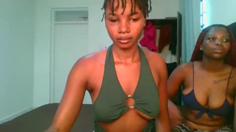 Snapshot of hot_petite1 chatting on 1, 5, 2026 Hot petite online show from 1, 5, 2026