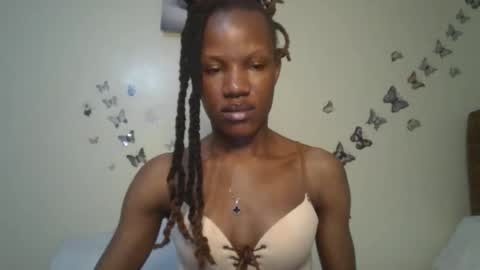 Snapshot of hot_petite100 chatting on 16, 10, 2025 hot petite100 online show from 16, 10, 2025