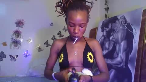 Snapshot of hot_petite100 chatting on 26, 10, 2025 hot petite100 online show from 26, 10, 2025