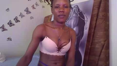 Snapshot of hot_petite100 chatting on 28, 10, 2025 hot petite100 online show from 28, 10, 2025