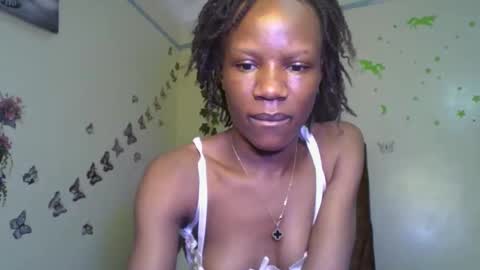 Snapshot of hot_petite100 chatting on 3, 11, 2025 hot petite100 online show from 3, 11, 2025