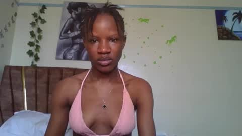 Snapshot of hot_petite100 chatting on 4, 11, 2025 hot petite100 online show from 4, 11, 2025