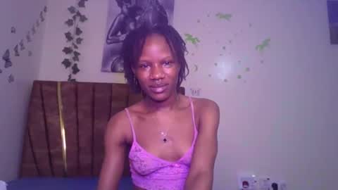 Snapshot of hot_petite100 chatting on 8, 11, 2025 hot petite100 online show from 8, 11, 2025
