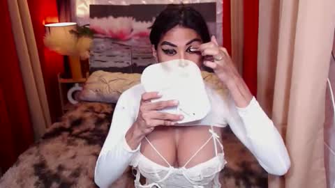 Julli Anna online show from 8, 11, 2025