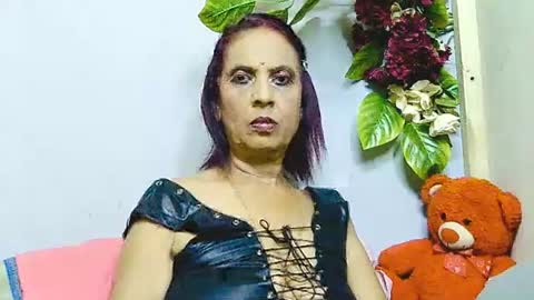 hot queen online show from 27, 6, 2026
