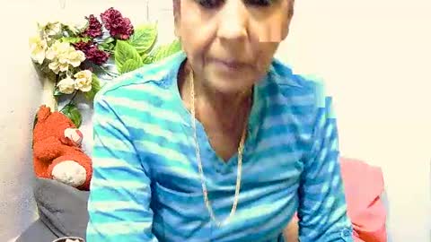 hot queen online show from 3, 7, 2026