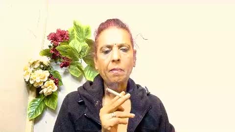 hot queen online show from 4, 7, 2026