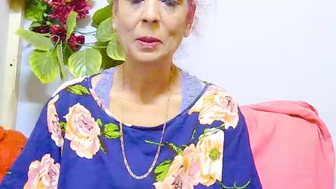 hot queen online show from 21, 7, 2026
