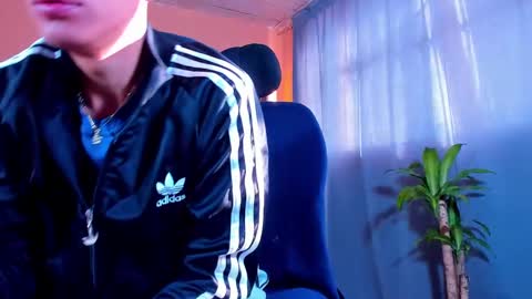 Snapshot of hot_twinks83 chatting on 28, 1, 2025 hot_twinks83 online show from 28, 1, 2025