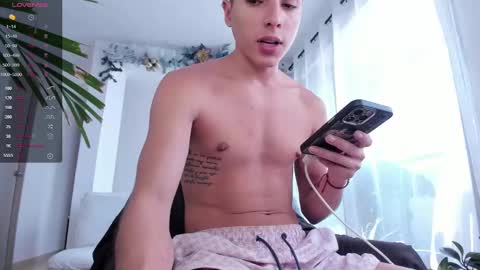 Snapshot of hotay_ chatting on 9, 1, 2025 Andrew xdres08 online show from 9, 1, 2025