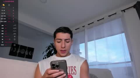 Snapshot of hotay_ chatting on 24, 1, 2025 Andrew xdres08 online show from 24, 1, 2025