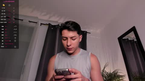 Snapshot of hotay_ chatting on 2, 2, 2025 Andrew xdres08 online show from 2, 2, 2025