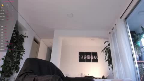 Snapshot of hotay_ chatting on 6, 10, 2025 Andrew xdres08 online show from 6, 10, 2025