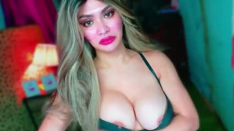 Snapshot of hotbabe_tanya chatting on 28, 7, 2026 T A N Y A online show from 28, 7, 2026