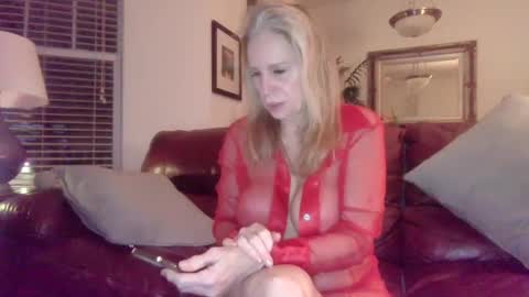 Snapshot of hotblondemilf1962 chatting on 11, 1, 2025 hotblondemilf1962 online show from 11, 1, 2025