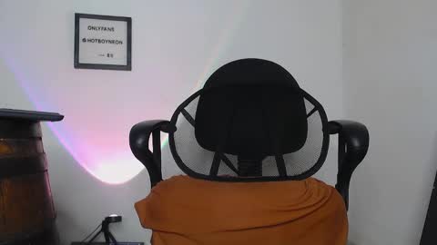 Alex Neon online show from 5, 1, 2025