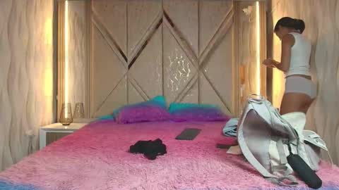 hotcouple_222 online show from 25, 2, 2026