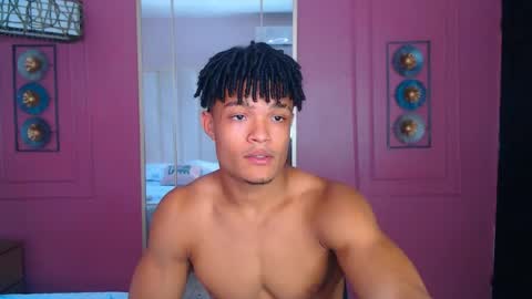 Snapshot of hotcrew_ chatting on 28, 5, 2026 Hussain aaron and Ekko online show from 28, 5, 2026