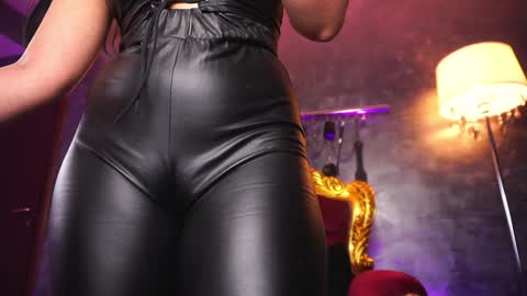 Snapshot of hotdesy_ chatting on 18, 1, 2025 Mistress online show from 18, 1, 2025