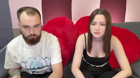 Snapshot of hotduoplay chatting on 7, 6, 2026 Max and Alina online show from 7, 6, 2026