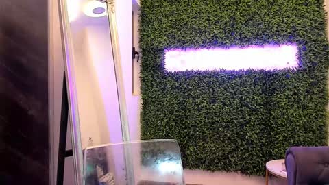 hotfallingdevil online show from 6, 12, 2024