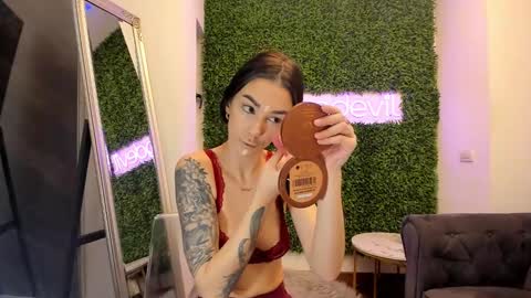 hotfallingdevil online show from 25, 1, 2025