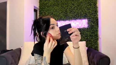 hotfallingdevil online show from 14, 2, 2025