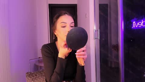 hotfallingdevil online show from 6, 3, 2026