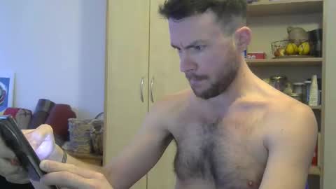 Le jardinier sexy online show from 8, 3, 2026