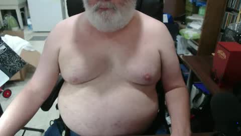 Snapshot of hotgrandpa594u chatting on 8, 10, 2025 hotgrandpa594u online show from 8, 10, 2025