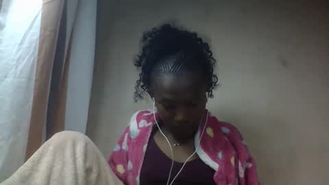 Snapshot of hotiesveronique chatting on 13, 9, 2025 veronique online show from 13, 9, 2025
