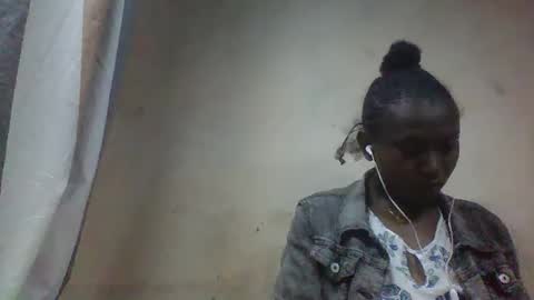 Snapshot of hotiesveronique chatting on 17, 9, 2025 veronique online show from 17, 9, 2025