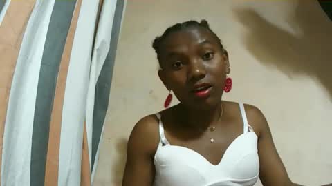 Snapshot of hotiesveronique chatting on 22, 9, 2025 veronique online show from 22, 9, 2025