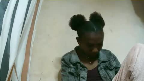 Snapshot of hotiesveronique chatting on 25, 9, 2025 veronique online show from 25, 9, 2025
