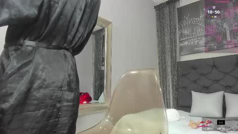 Hotkoljei online show from 18, 2, 2025