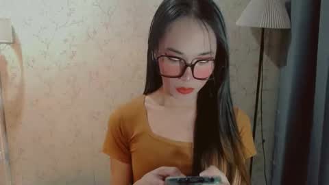 XANDRA online show from 6, 11, 2025