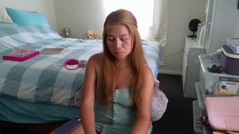 Snapshot of hotme2bwu chatting on 20, 3, 2026 Lena online show from 20, 3, 2026