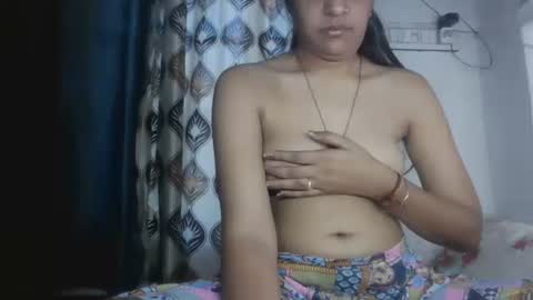 Snapshot of hotnsweetindian chatting on 13, 4, 2026 lola online show from 13, 4, 2026