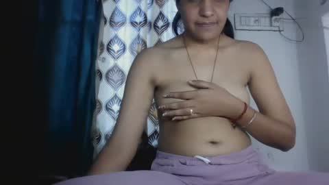 Snapshot of hotnsweetindian chatting on 16, 4, 2026 lola online show from 16, 4, 2026