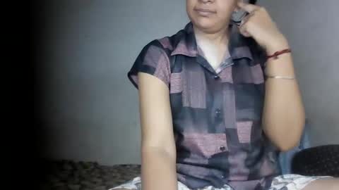 Snapshot of hotnsweetindian chatting on 26, 5, 2026 lola online show from 26, 5, 2026