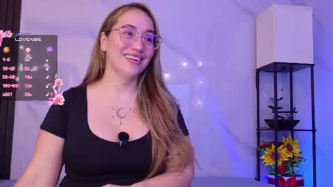 Snapshot of hotpawgmilf chatting on 10, 7, 2026 Sussy Bloom online show from 10, 7, 2026
