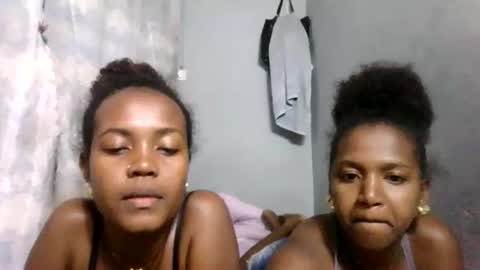 Snapshot of hotskinny98 chatting on 2, 3, 2026 hotskinny98 online show from 2, 3, 2026