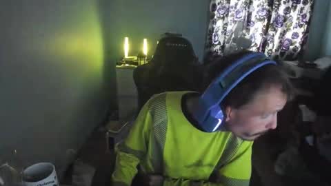 hot online show from 13, 10, 2025