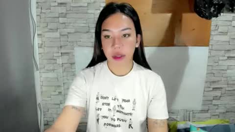 Snapshot of hott_cumforyou chatting on 3, 5, 2026 jelaigrande online show from 3, 5, 2026