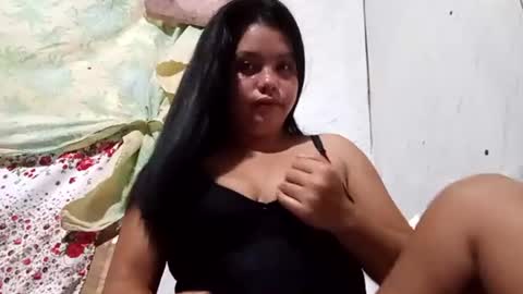 Snapshot of hottie_mommax chatting on 17, 7, 2026 Angel online show from 17, 7, 2026
