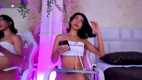 Veronica independent model online show from 11, 7, 2026