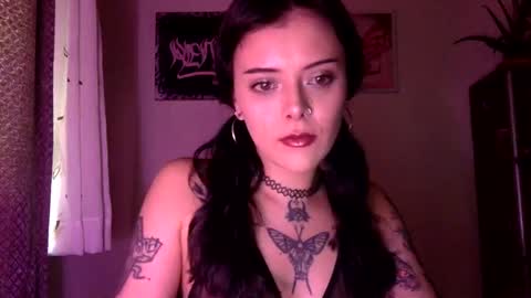 Snapshot of hottietat4u chatting on 5, 2, 2025 Tat  online show from 5, 2, 2025